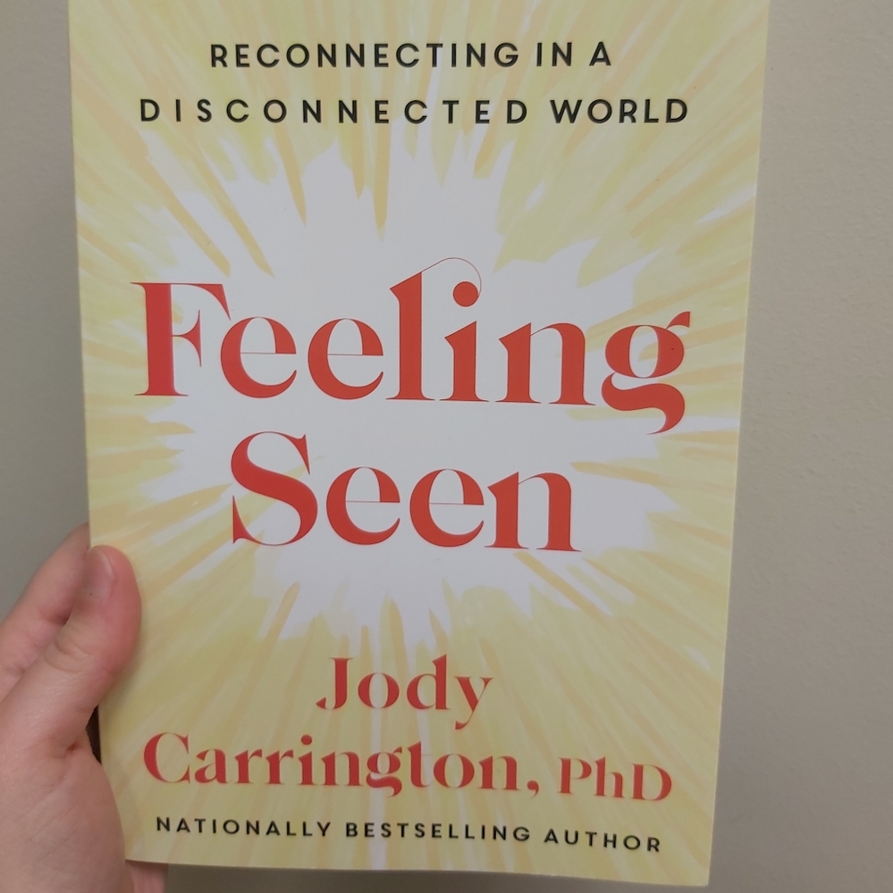 🆕️🤩2/$30 Reconnecting in a Disconnected World Feeling Seen paperback book